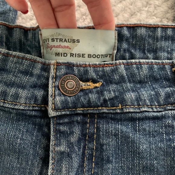 Levi’s Signature Gold Mid Rise Boot Cut Misses 16, 33 W Medium med wash worn - Picture 7 of 10